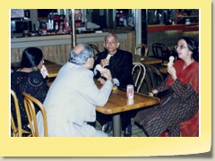 1986: Canada, enjoying ice cream (UJ-P15)