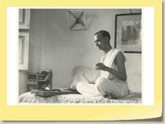 1952: Before leaving on the tour to China. At residence 'Choksi Nivas', Ahmedabad. (September ) Photo: Jagan Mehta (UJ-S21)