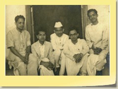 with Murli Thakur, Sundaram, Bachubhai Ravat (UJ-O30)